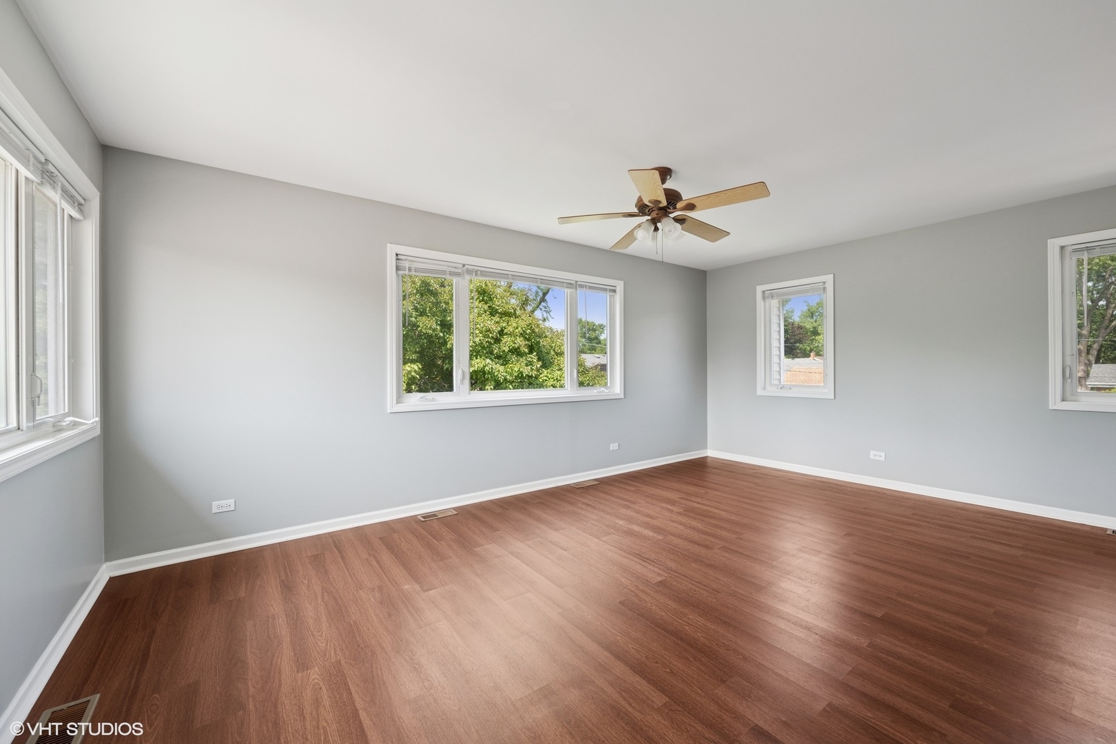 1419 W Miner Street, Arlington Heights, IL 60005