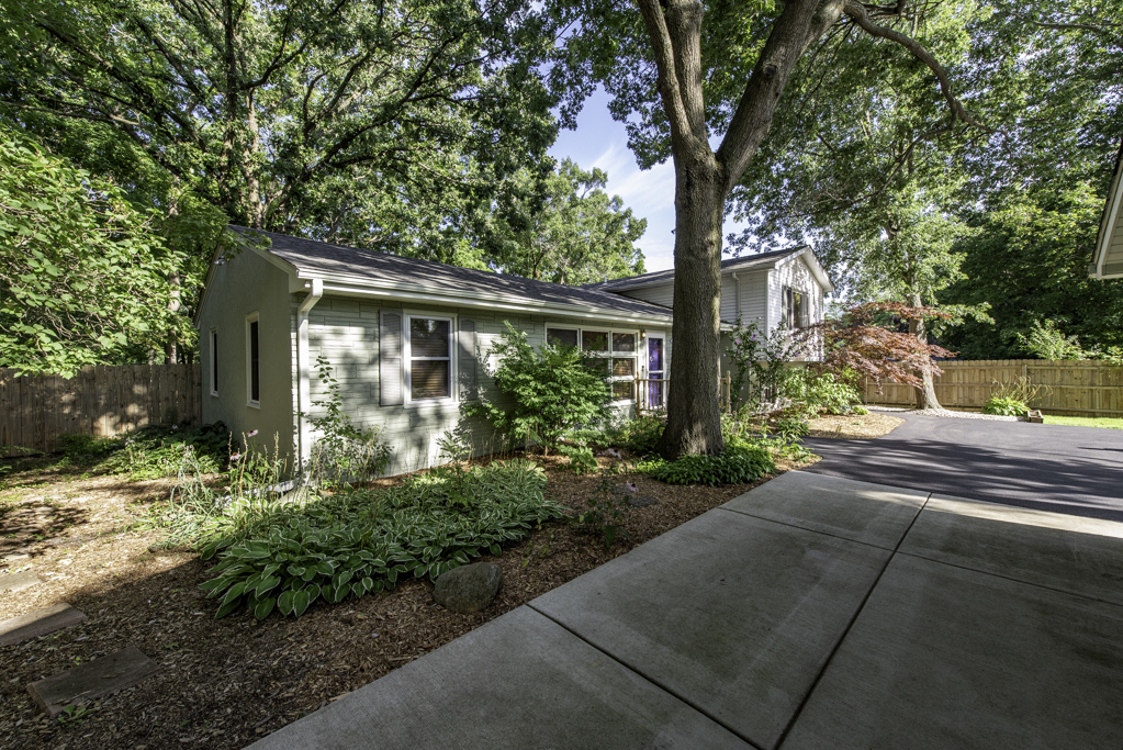 1129 Park Avenue, Winthrop Harbor, IL 60096