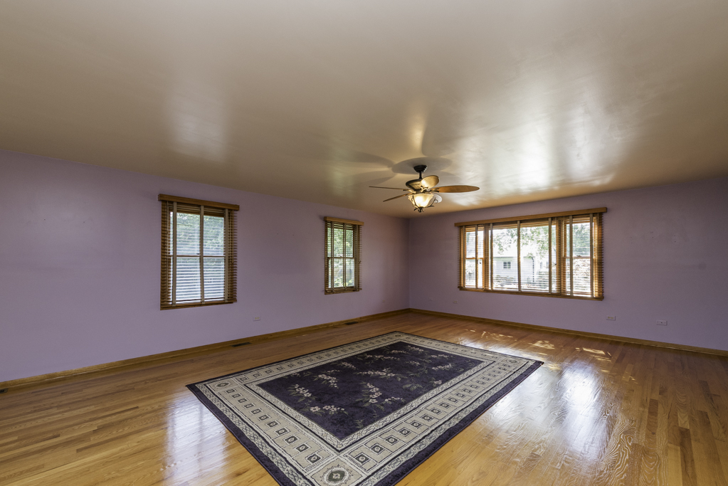 1129 Park Avenue, Winthrop Harbor, IL 60096
