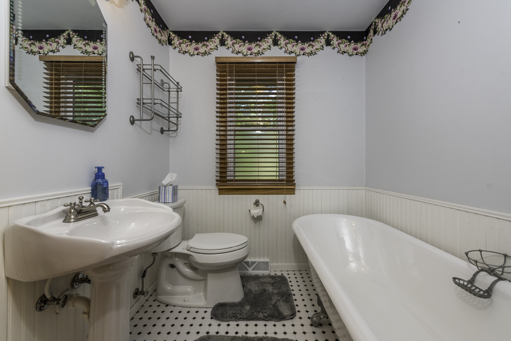1129 Park Avenue, Winthrop Harbor, IL 60096