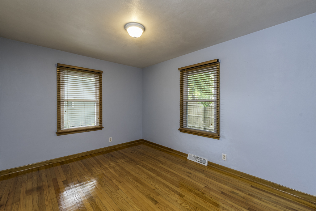 1129 Park Avenue, Winthrop Harbor, IL 60096