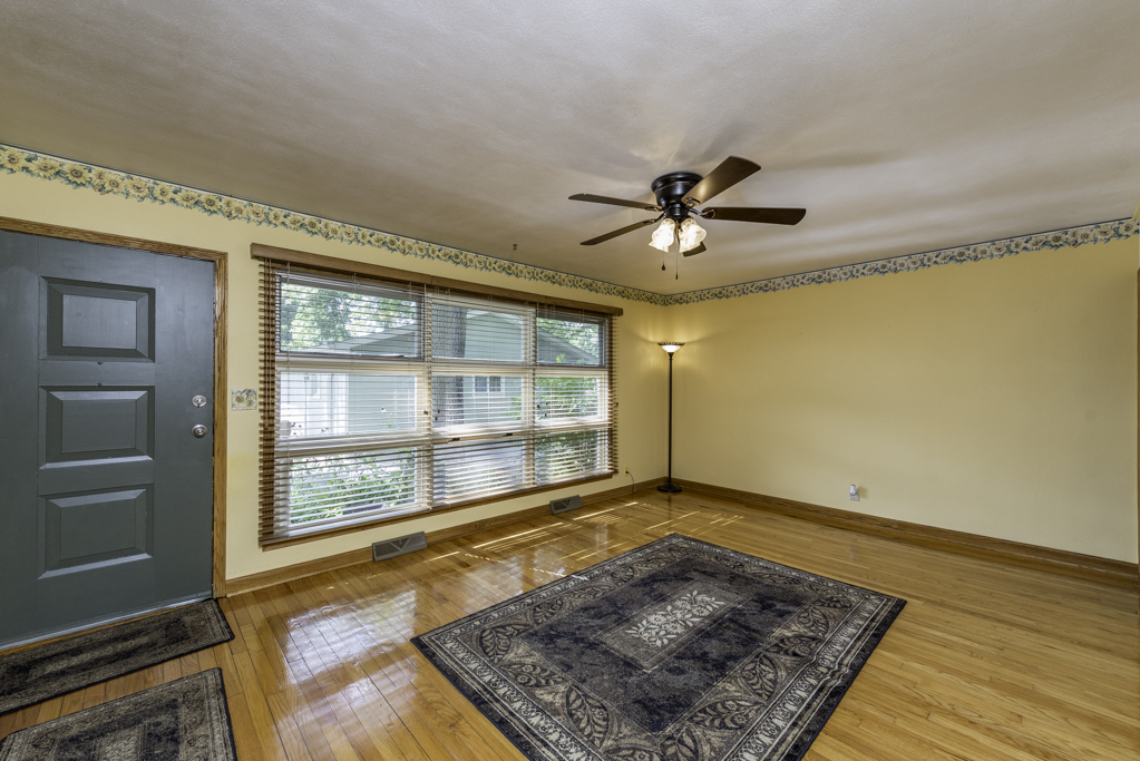 1129 Park Avenue, Winthrop Harbor, IL 60096