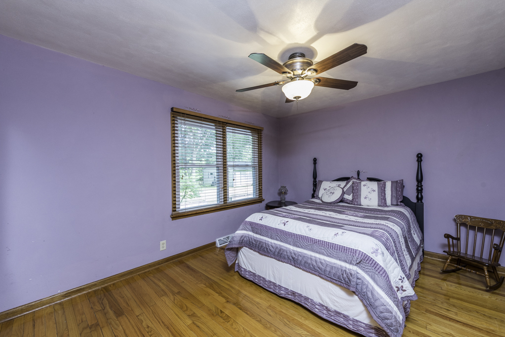 1129 Park Avenue, Winthrop Harbor, IL 60096