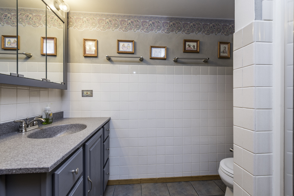 1129 Park Avenue, Winthrop Harbor, IL 60096