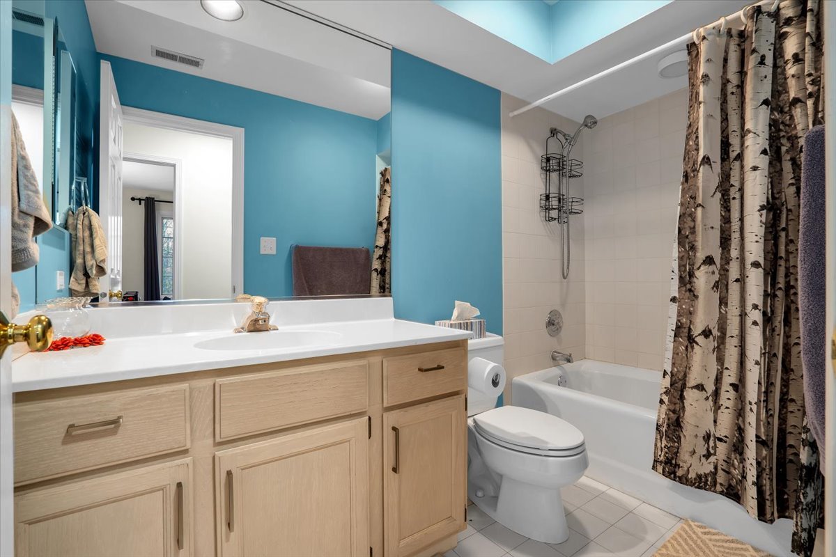 970 Ivy Lane #C, Deerfield, IL 60015