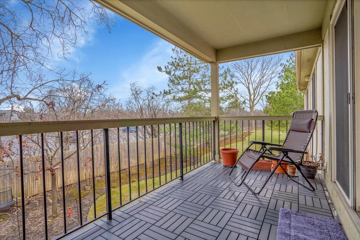 970 Ivy Lane #C, Deerfield, IL 60015
