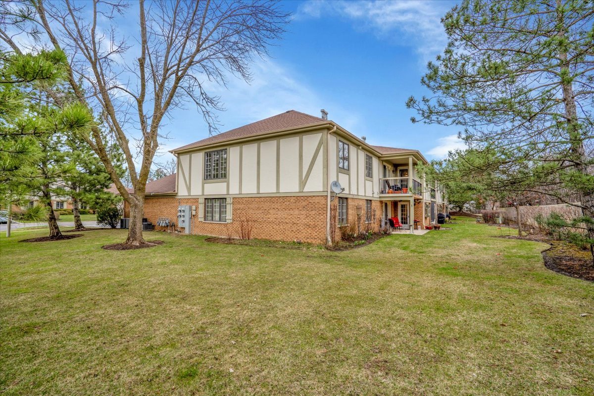 970 Ivy Lane #C, Deerfield, IL 60015