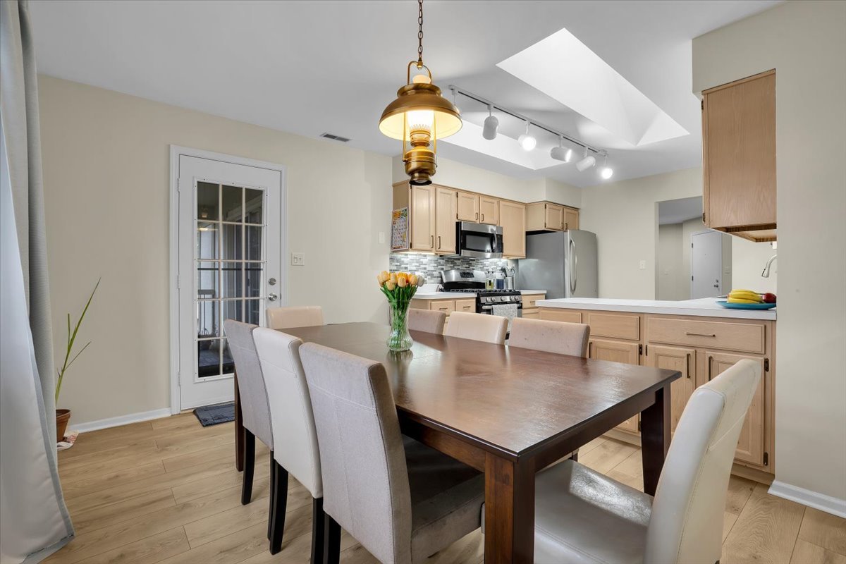 970 Ivy Lane #C, Deerfield, IL 60015