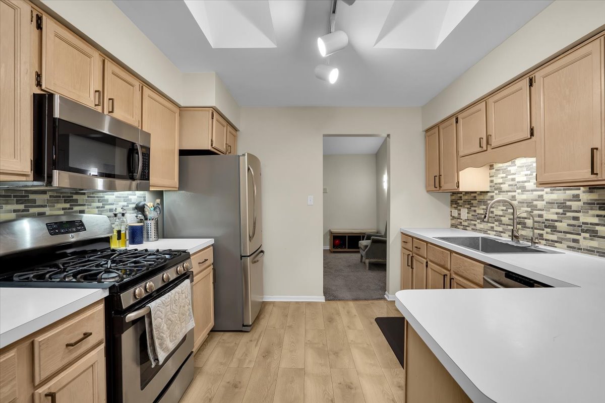 970 Ivy Lane #C, Deerfield, IL 60015