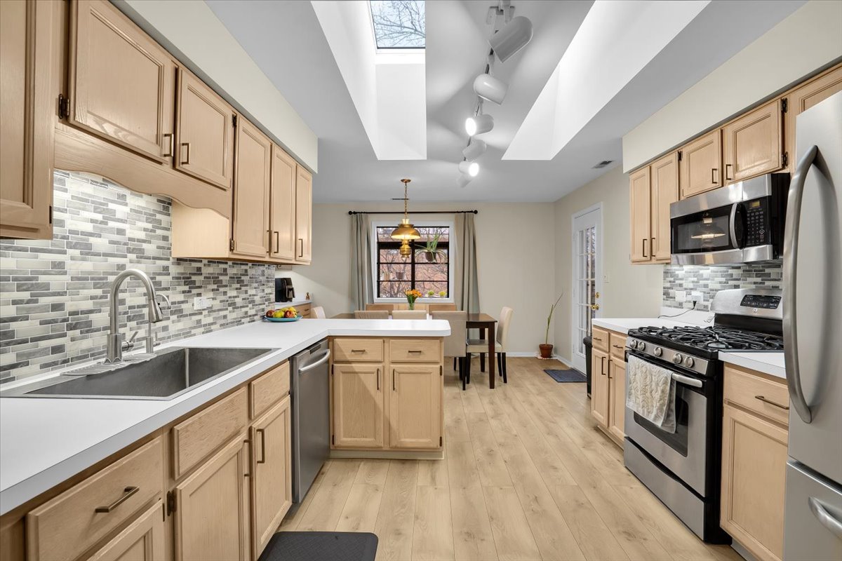 970 Ivy Lane #C, Deerfield, IL 60015