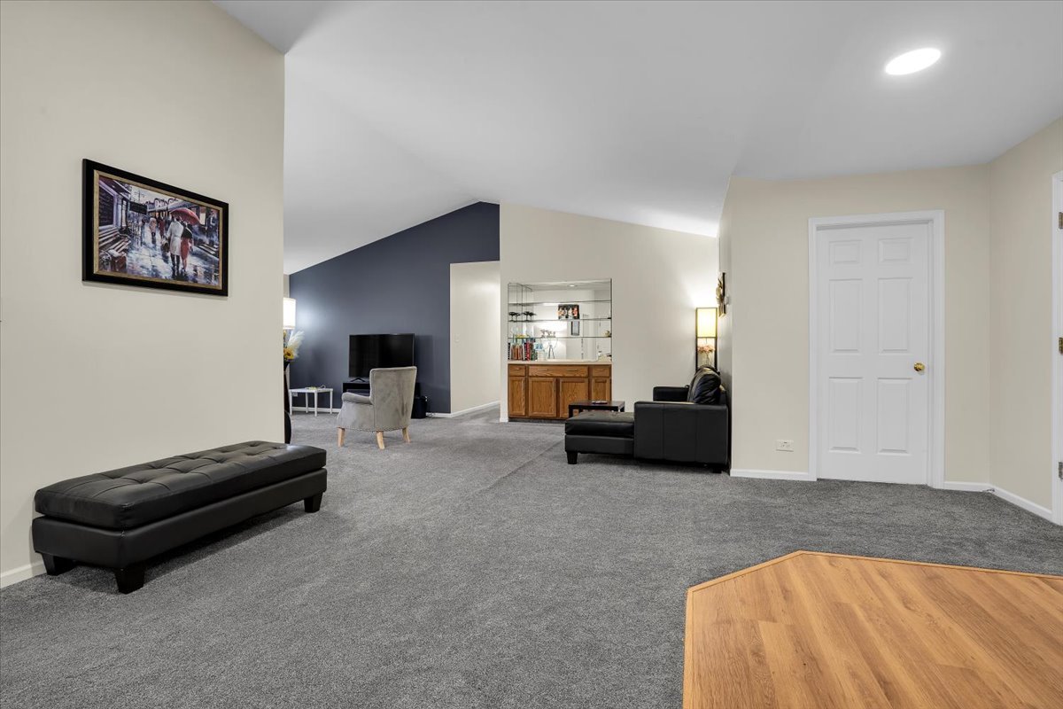 970 Ivy Lane #C, Deerfield, IL 60015