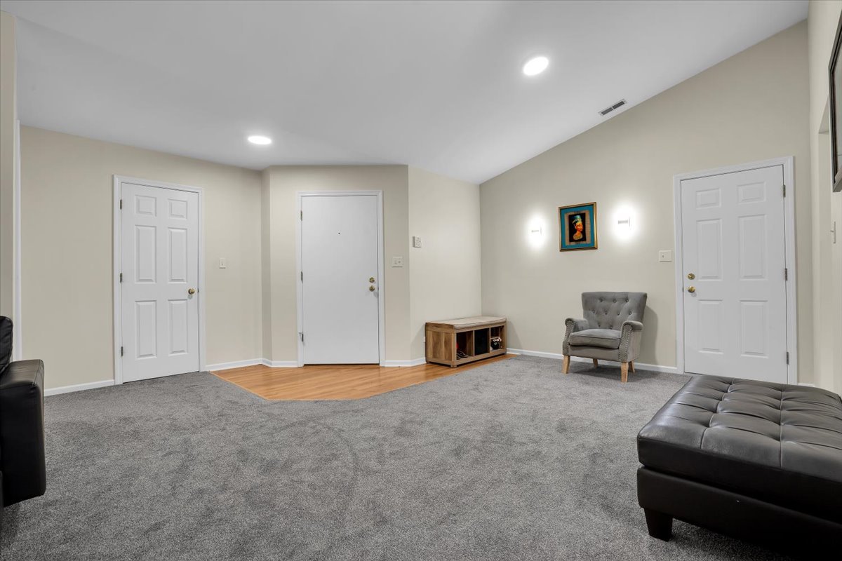 970 Ivy Lane #C, Deerfield, IL 60015