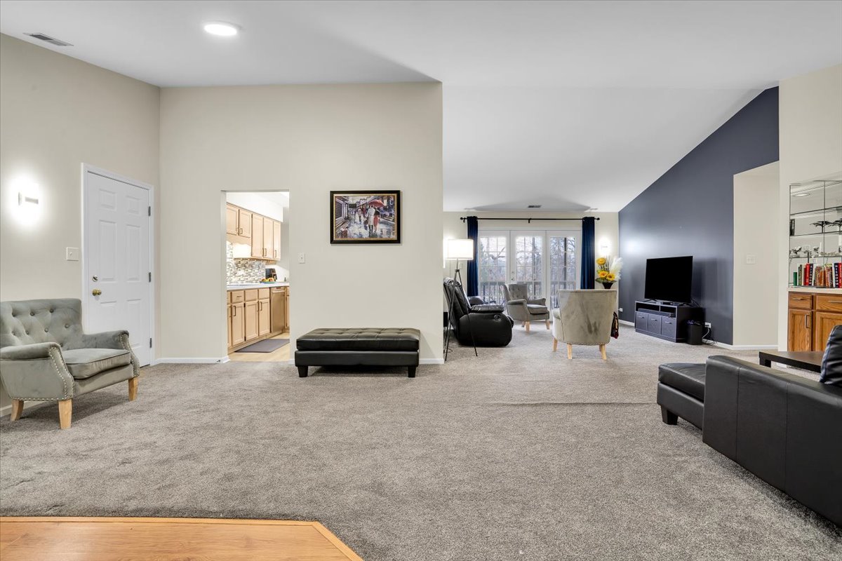 970 Ivy Lane #C, Deerfield, IL 60015
