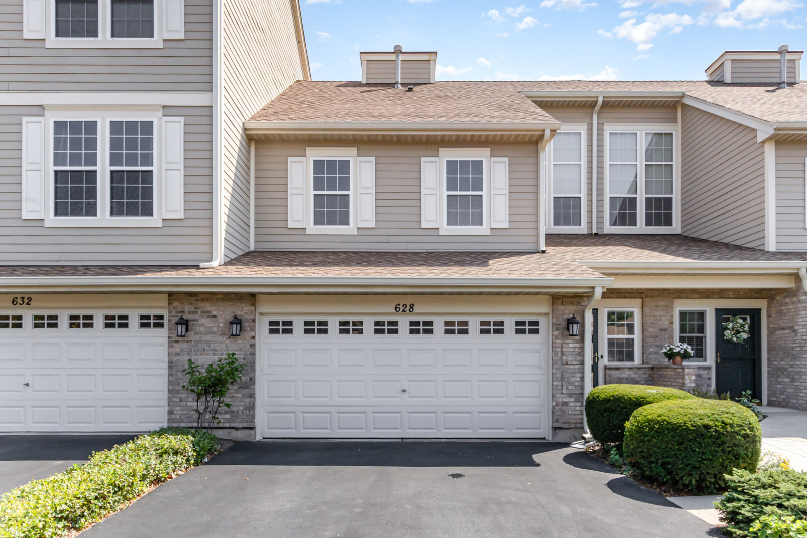 628 Belmont Lane, Carol Stream, IL 60188