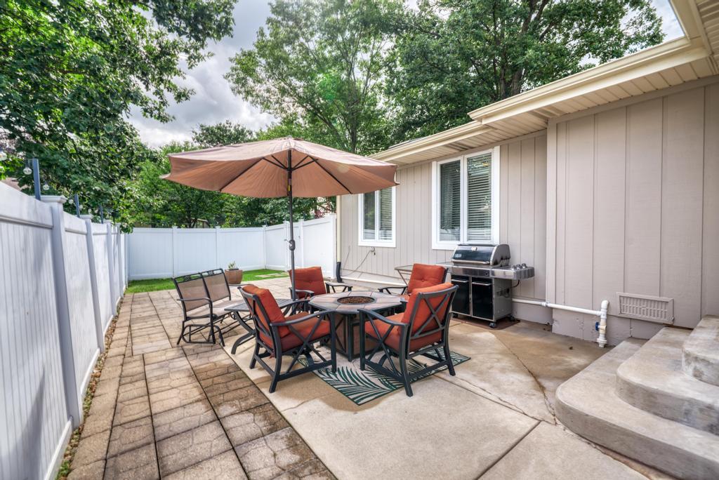 329 Montclare Lane, Wood Dale, IL 60191