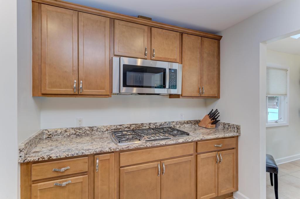 329 Montclare Lane, Wood Dale, IL 60191