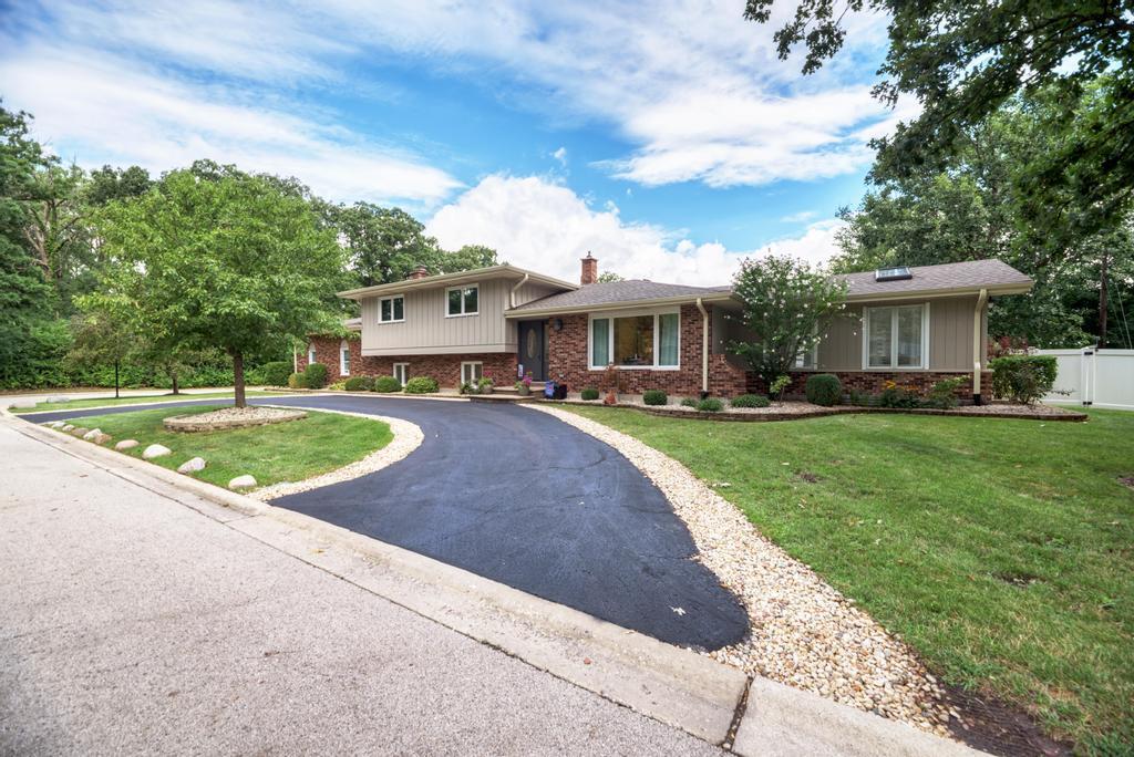 329 Montclare Lane, Wood Dale, IL 60191