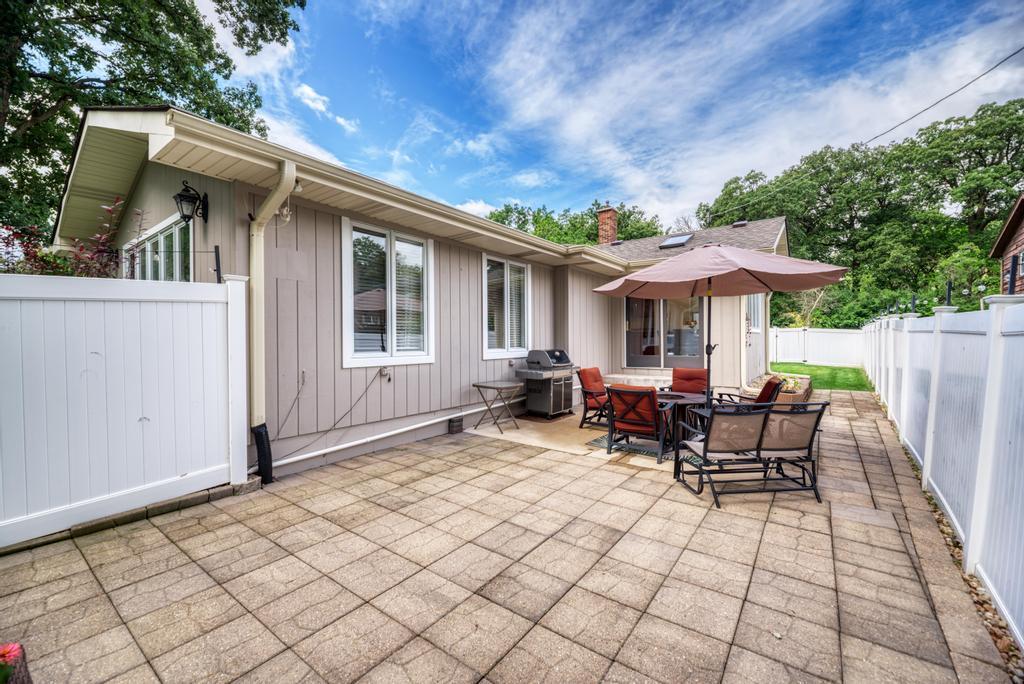 329 Montclare Lane, Wood Dale, IL 60191