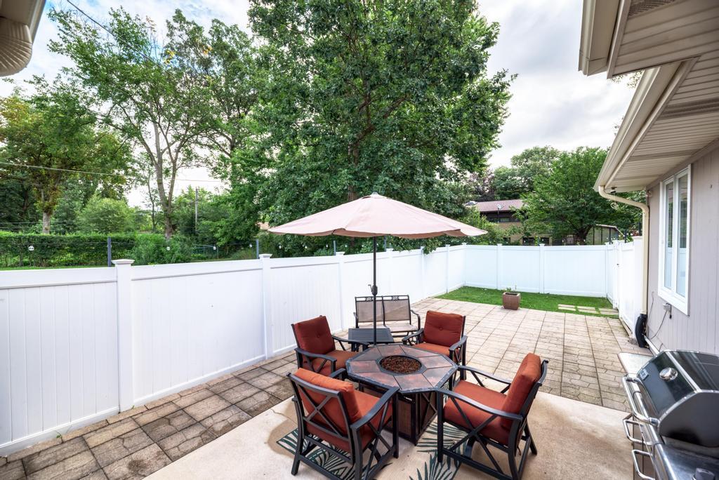 329 Montclare Lane, Wood Dale, IL 60191