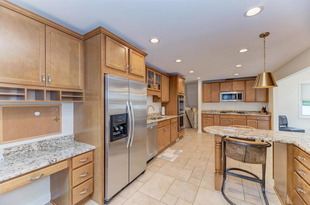 329 Montclare Lane, Wood Dale, IL 60191