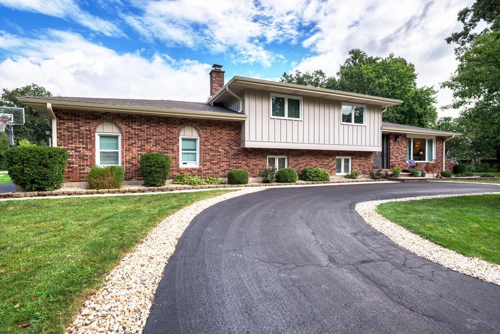 329 Montclare Lane, Wood Dale, IL 60191