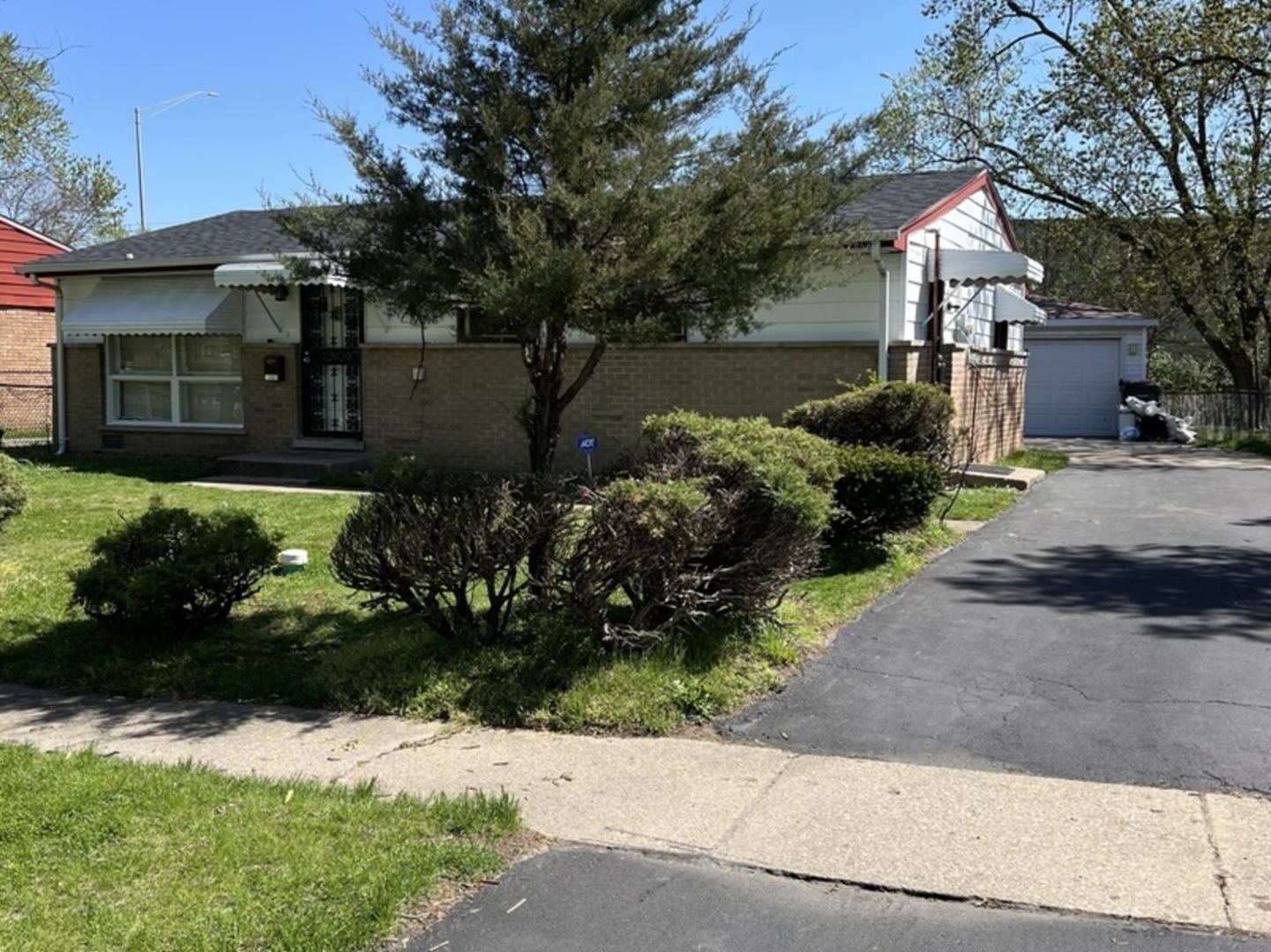 16501 Oxford Drive, Markham, IL 60428