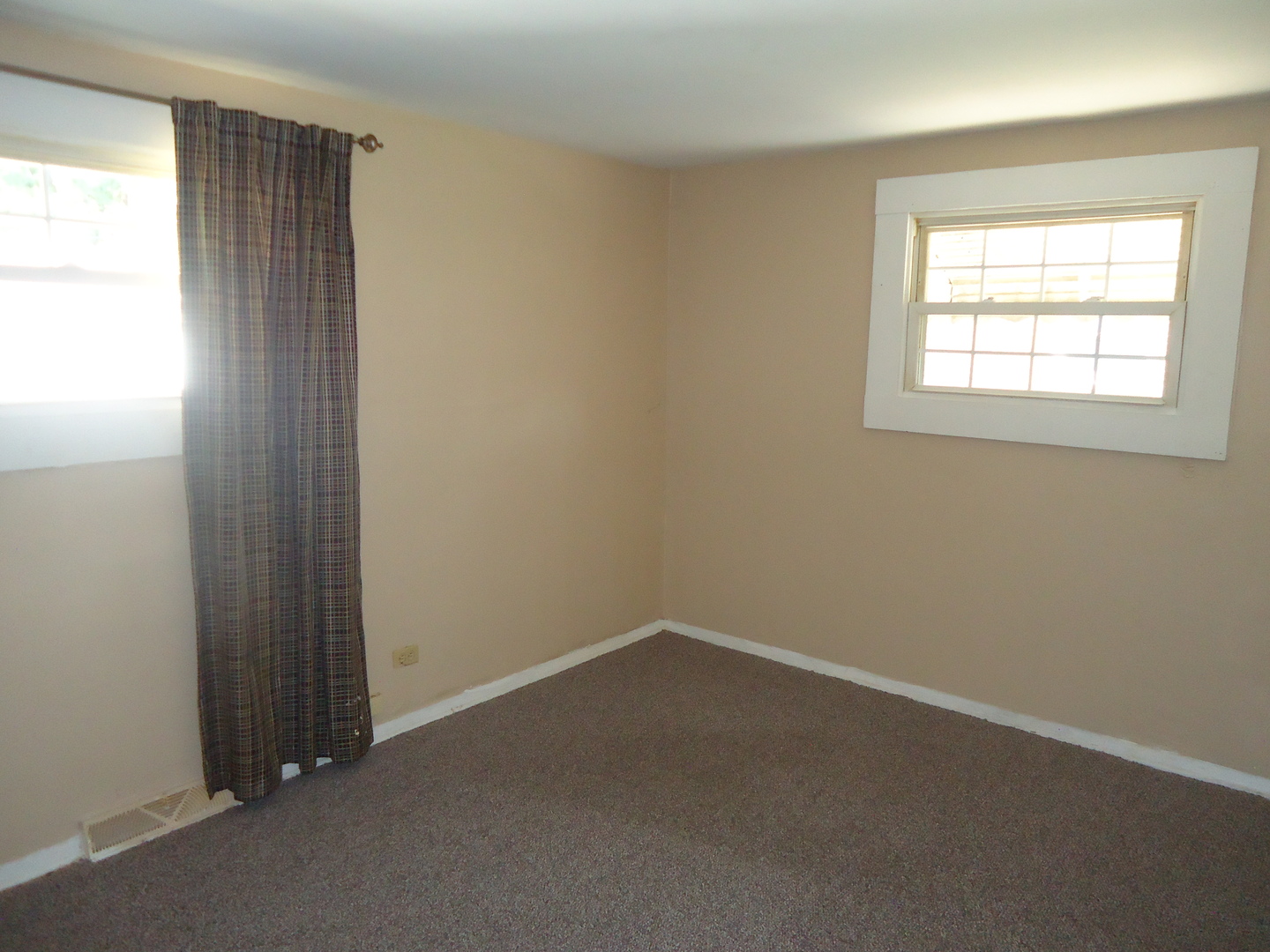 16501 Oxford Drive, Markham, IL 60428