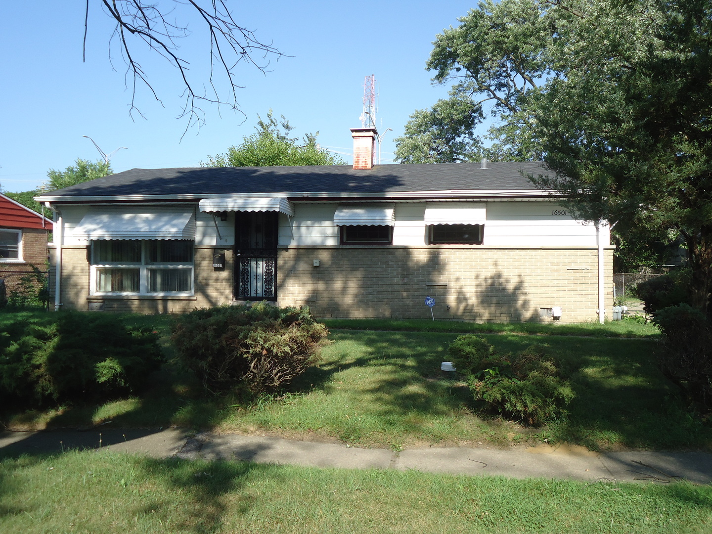 16501 Oxford Drive, Markham, IL 60428