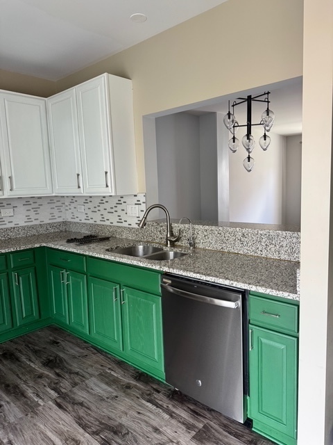 1044 N Claremont Drive, Palatine, IL 60074