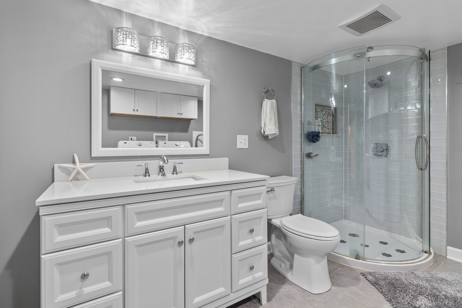 261 N Shaddle Avenue, Mundelein, IL 60060