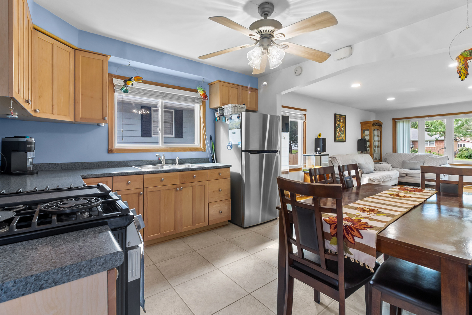 261 N Shaddle Avenue, Mundelein, IL 60060