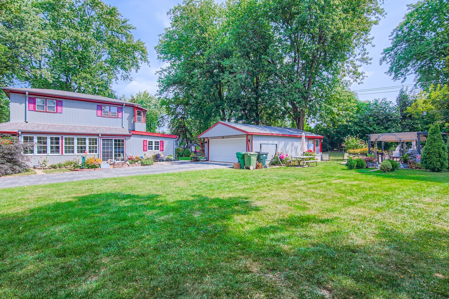 17121 Ozark Avenue, Tinley Park, IL 60477
