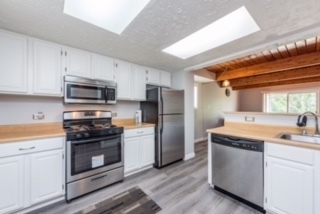 525 Meadow Green Lane, Round Lake Beach, IL 60073