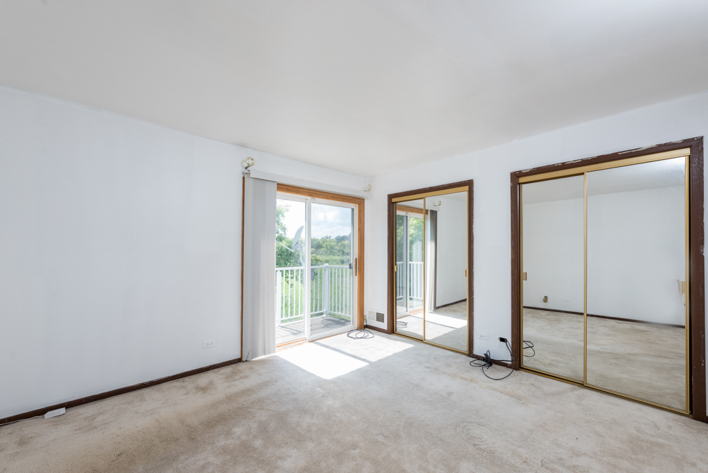 525 Meadow Green Lane, Round Lake Beach, IL 60073
