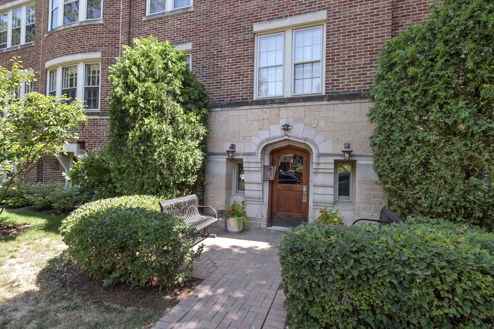 344 S MAPLE Avenue #3B, Oak Park, IL 60302