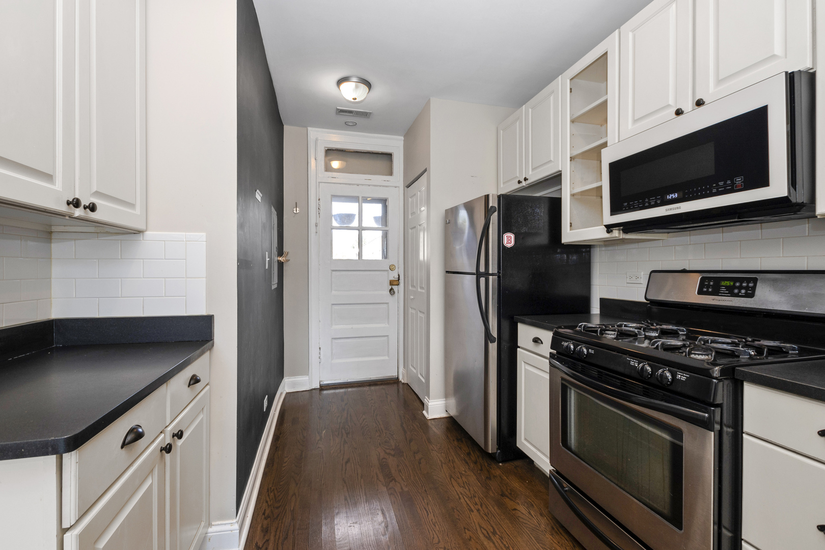 344 S MAPLE Avenue #3B, Oak Park, IL 60302