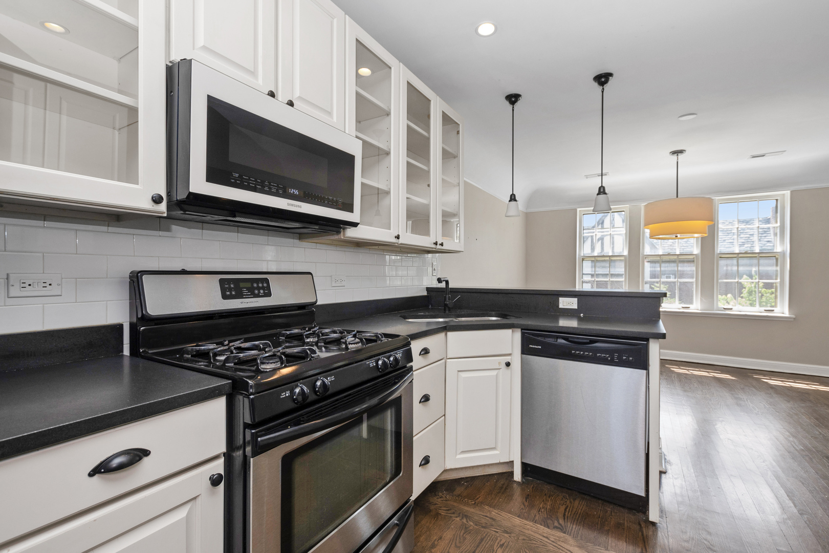 344 S MAPLE Avenue #3B, Oak Park, IL 60302