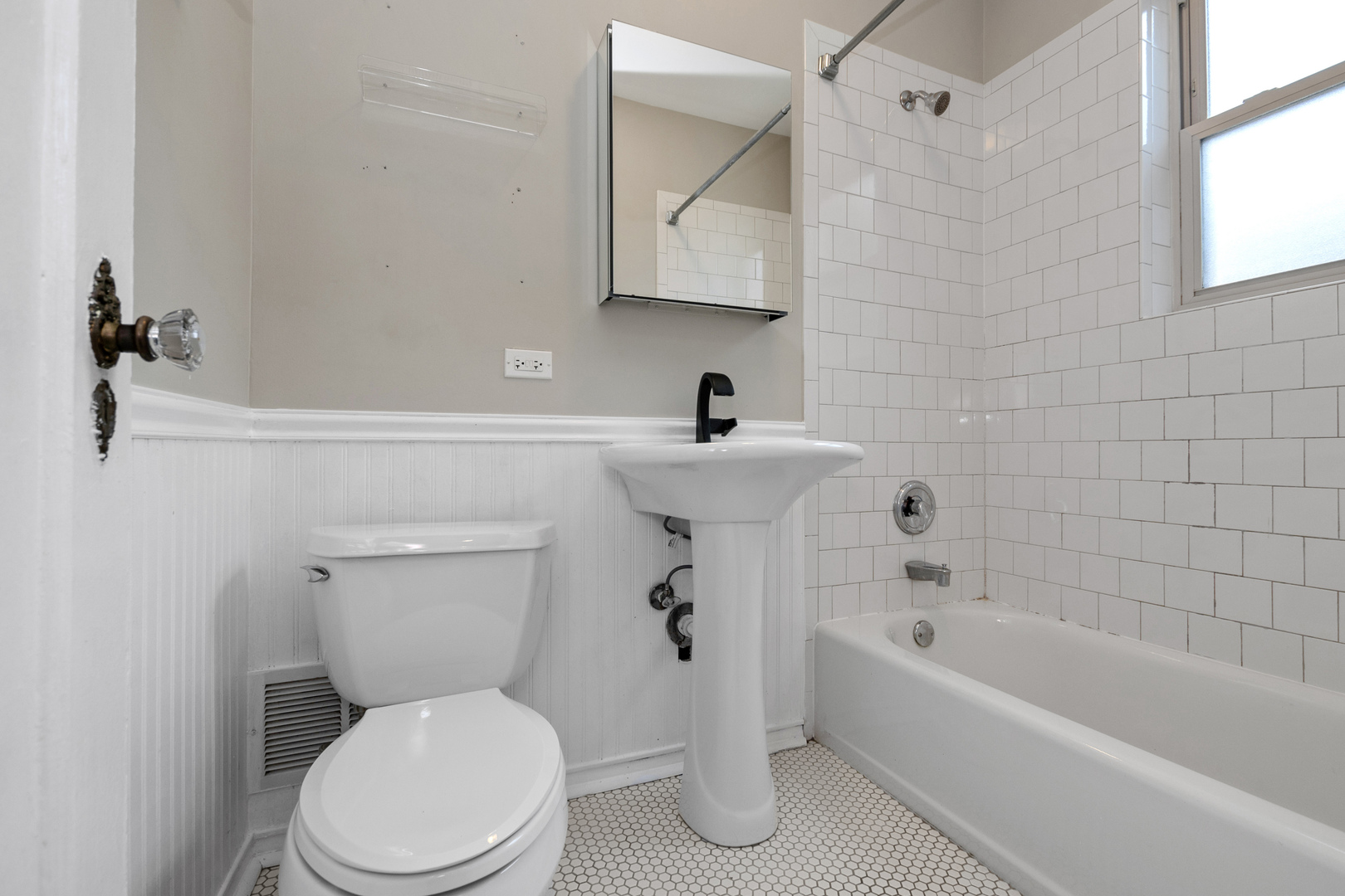 344 S MAPLE Avenue #3B, Oak Park, IL 60302