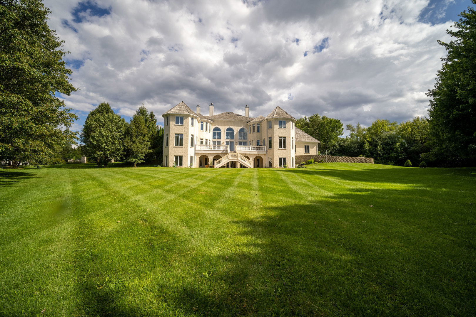 1100 Macalpin Drive, Inverness, IL 60010