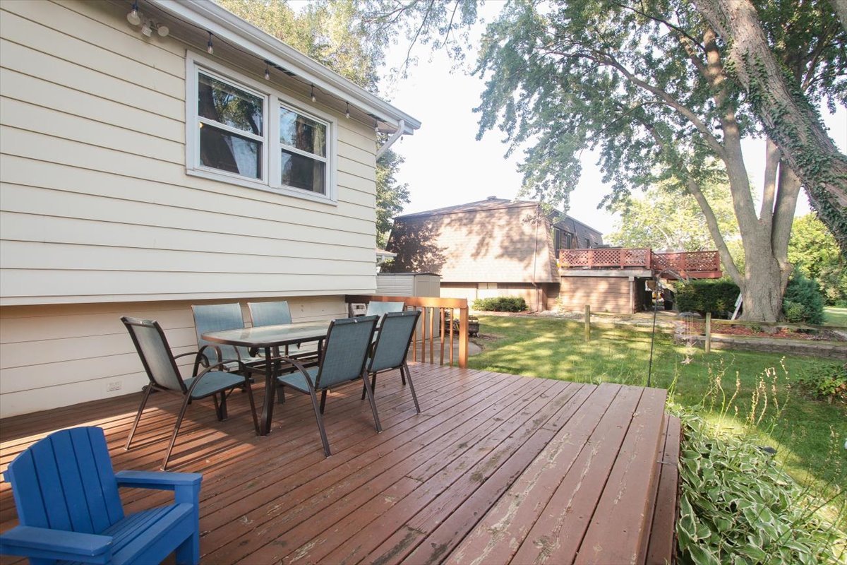1235 Meadow Lane, Elgin, IL 60123