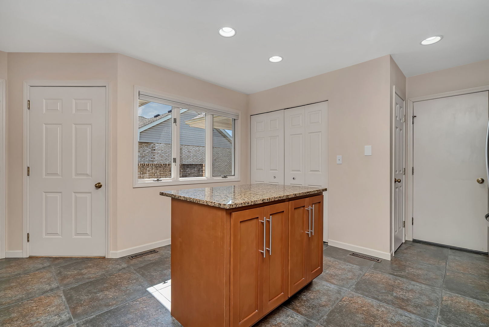 303 Grande Drive #A, Minooka, IL 60447
