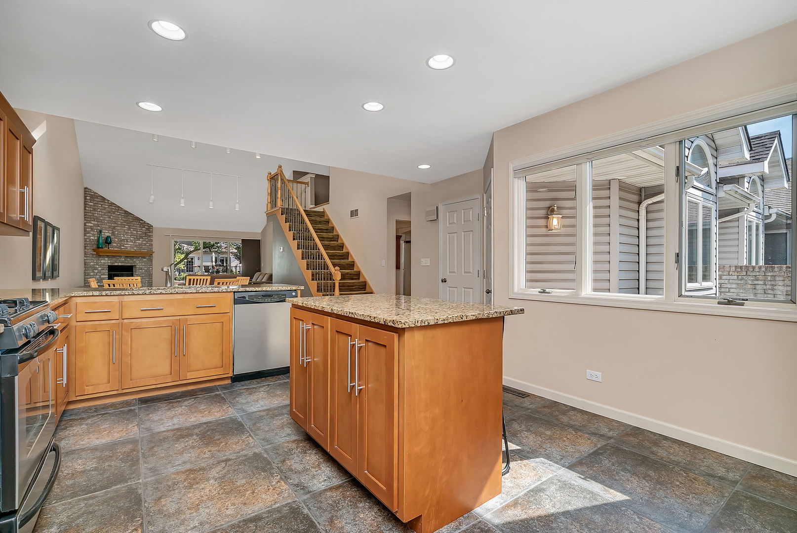 303 Grande Drive #A, Minooka, IL 60447