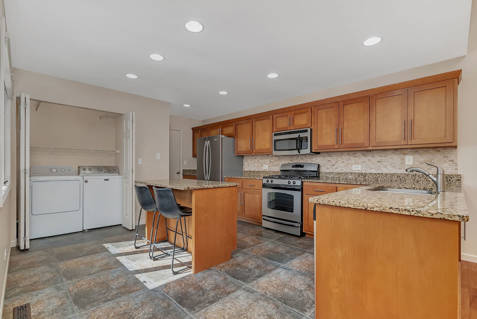 303 Grande Drive #A, Minooka, IL 60447