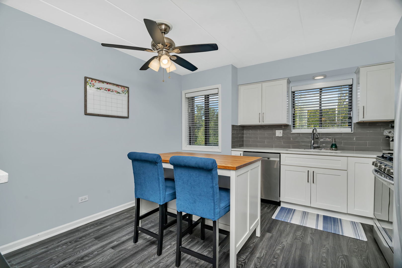 2212 Wharf Drive #2102, Woodridge, IL 60517