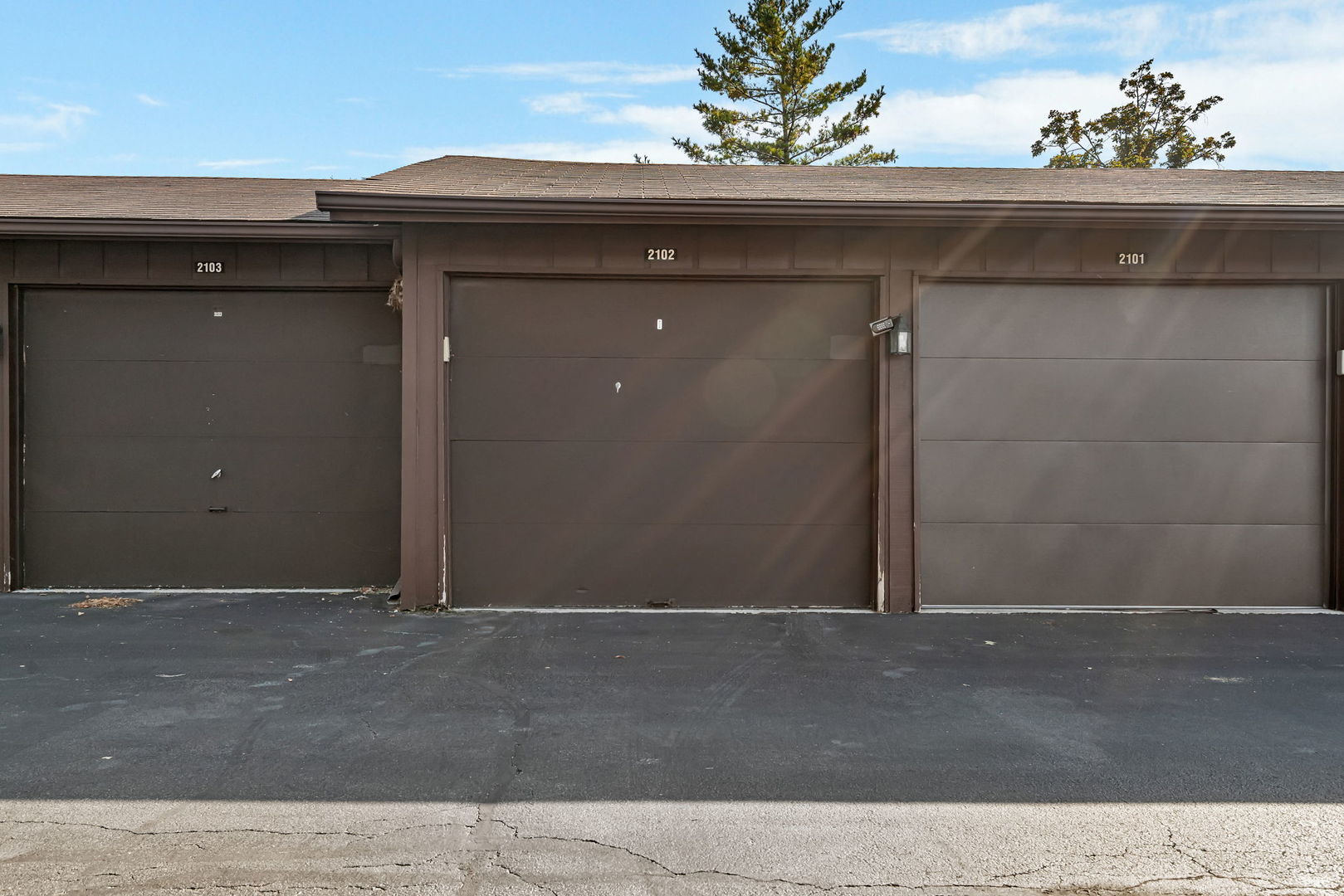 2212 Wharf Drive #2102, Woodridge, IL 60517