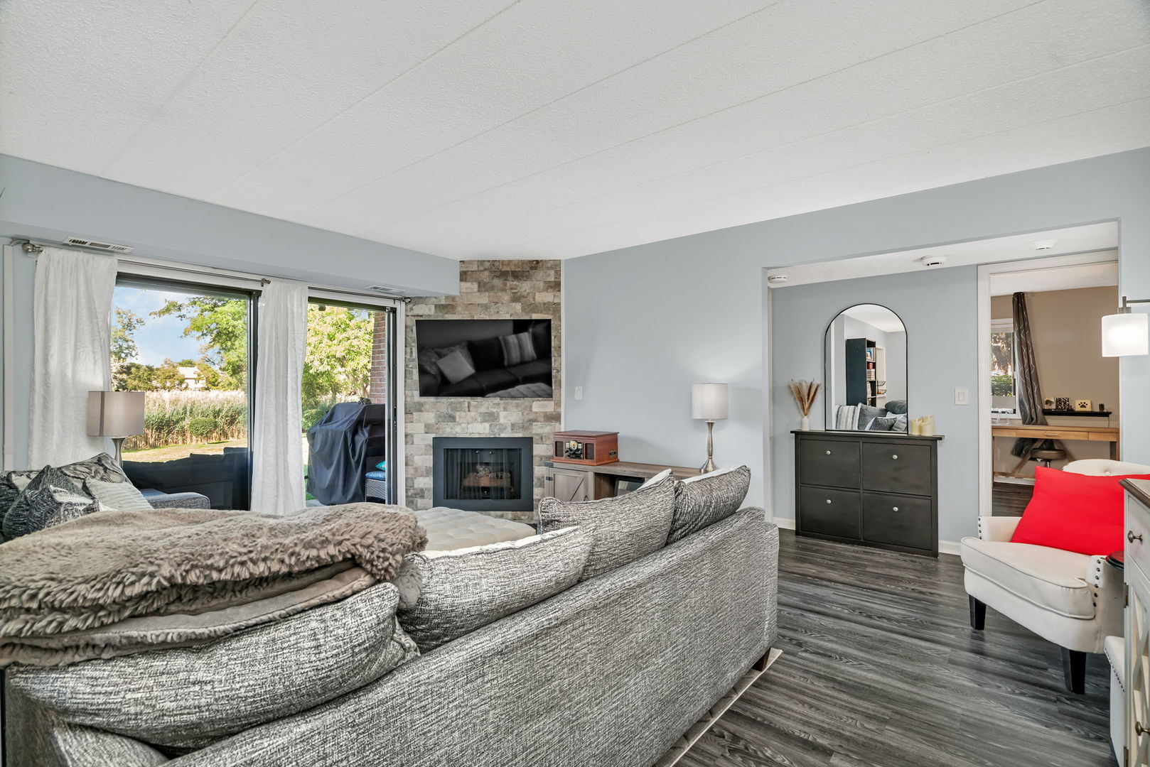 2212 Wharf Drive #2102, Woodridge, IL 60517