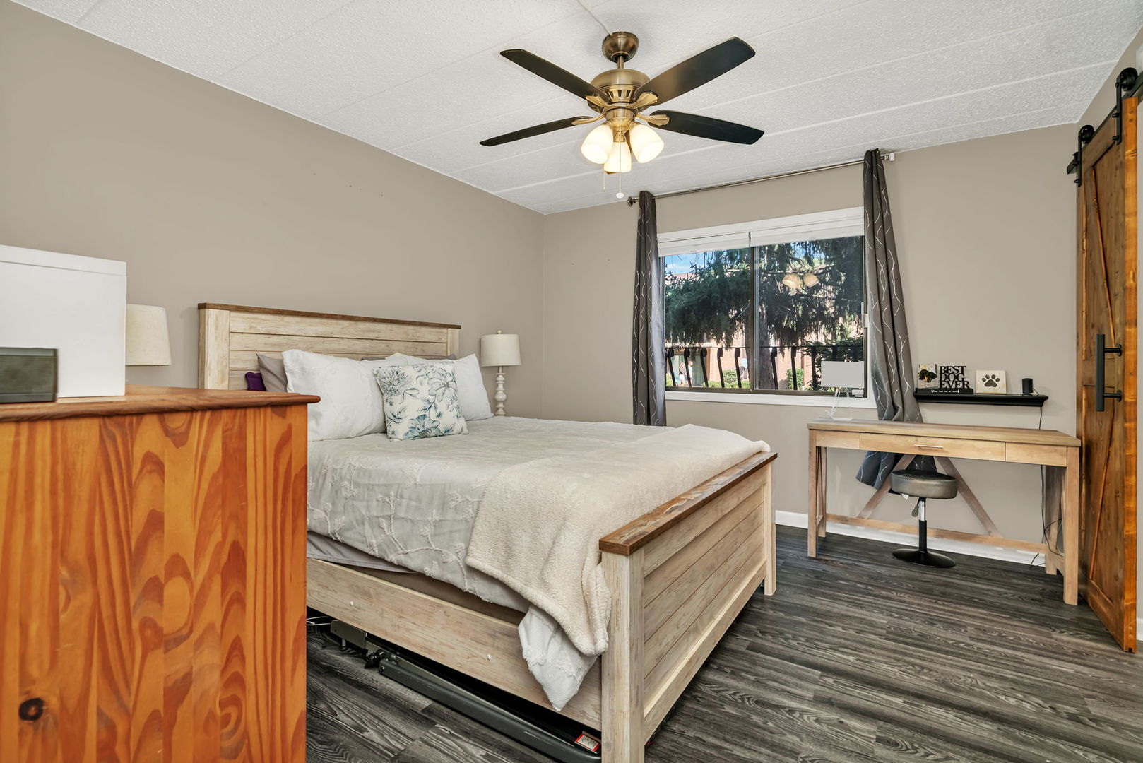 2212 Wharf Drive #2102, Woodridge, IL 60517