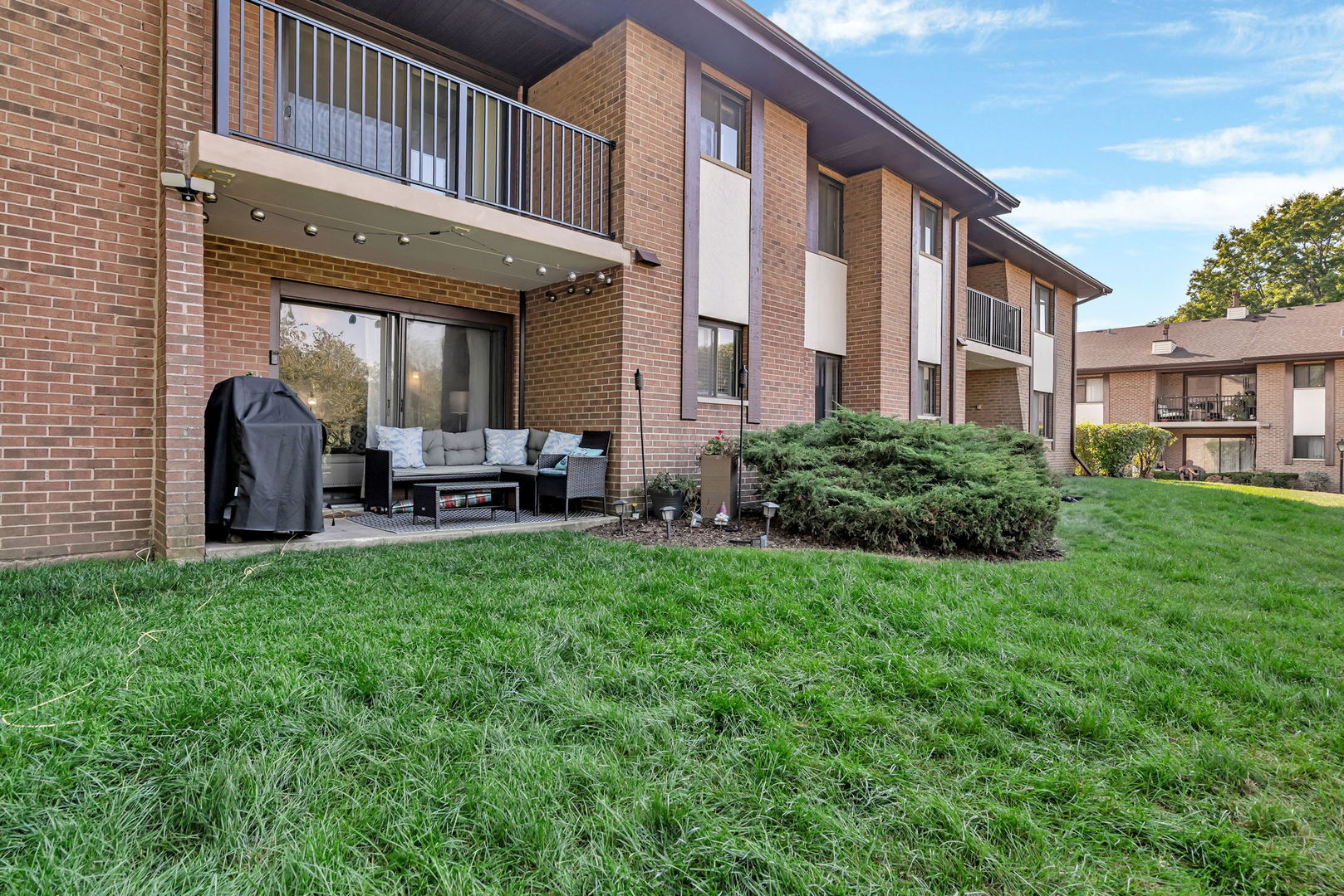 2212 Wharf Drive #2102, Woodridge, IL 60517
