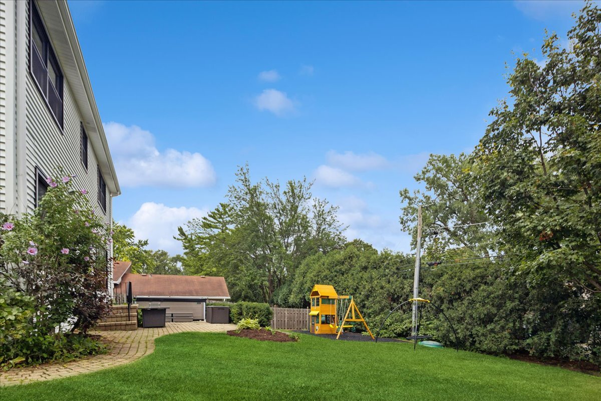 440 Elm Street, Glen Ellyn, IL 60137