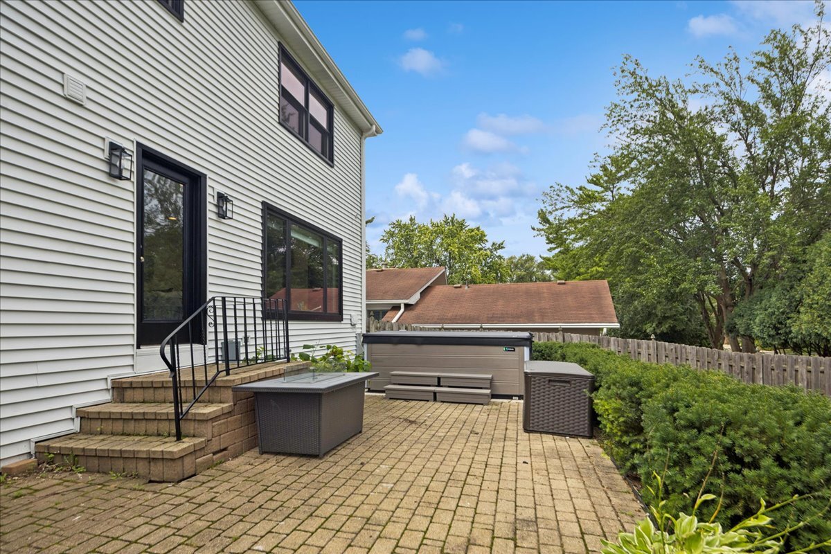 440 Elm Street, Glen Ellyn, IL 60137
